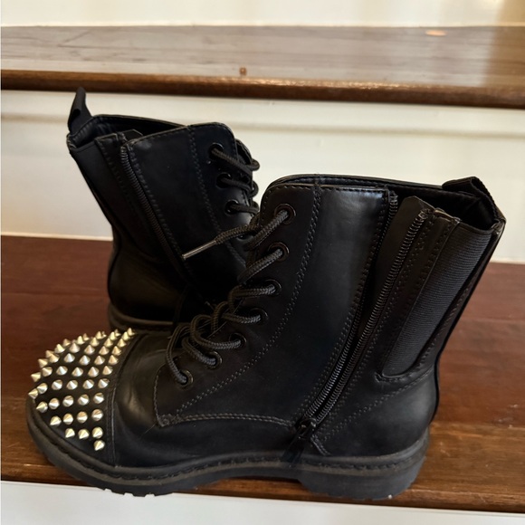 Boots - Picture 2 of 2